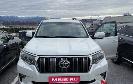 Toyota Land Cruiser Prado 150 рестайлинг 2, 2018 год, 5 950 000 рублей, 4 фотография