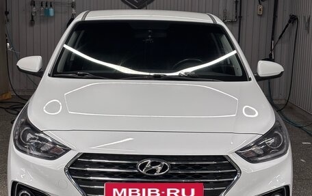 Hyundai Solaris II рестайлинг, 2018 год, 1 590 000 рублей, 2 фотография