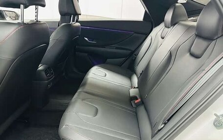 Hyundai Elantra, 2023 год, 1 550 000 рублей, 12 фотография