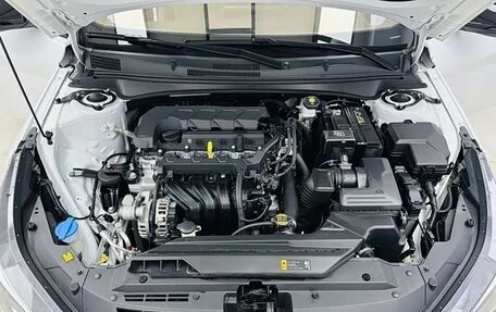 Hyundai Elantra, 2023 год, 1 550 000 рублей, 19 фотография