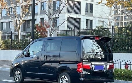 Nissan NV200, 2018 год, 1 860 000 рублей, 4 фотография