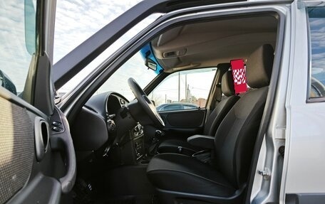 Chevrolet Niva I рестайлинг, 2018 год, 839 700 рублей, 9 фотография