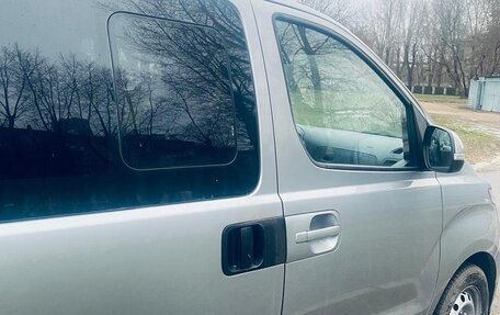 Hyundai H-1 II рестайлинг, 2020 год, 2 500 000 рублей, 6 фотография