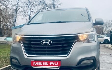Hyundai H-1 II рестайлинг, 2020 год, 2 500 000 рублей, 2 фотография