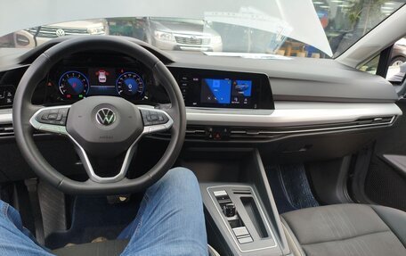 Volkswagen Golf VIII, 2022 год, 2 090 000 рублей, 6 фотография