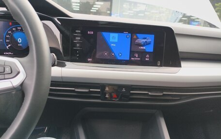 Volkswagen Golf VIII, 2022 год, 2 090 000 рублей, 9 фотография