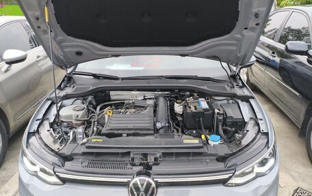 Volkswagen Golf VIII, 2022 год, 2 090 000 рублей, 15 фотография