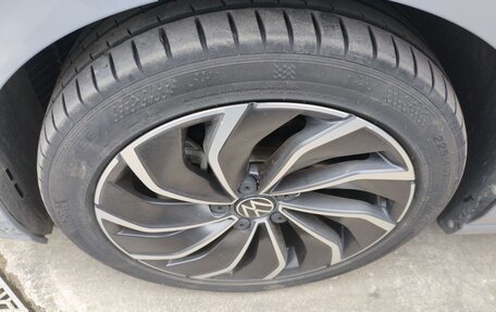 Volkswagen Golf VIII, 2022 год, 2 090 000 рублей, 18 фотография