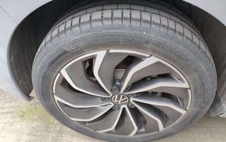 Volkswagen Golf VIII, 2022 год, 2 090 000 рублей, 19 фотография