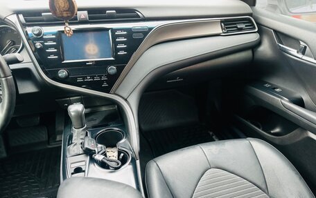 Toyota Camry, 2020 год, 3 180 000 рублей, 5 фотография