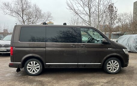 Volkswagen Multivan T6 рестайлинг, 2016 год, 3 680 000 рублей, 4 фотография