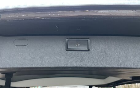 Volkswagen Multivan T6 рестайлинг, 2016 год, 3 680 000 рублей, 17 фотография