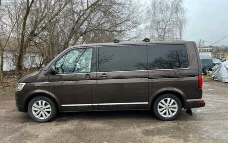 Volkswagen Multivan T6 рестайлинг, 2016 год, 3 680 000 рублей, 8 фотография