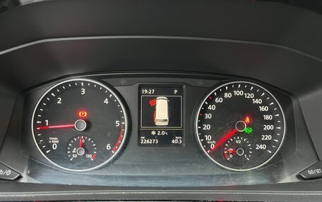 Volkswagen Multivan T6 рестайлинг, 2016 год, 3 680 000 рублей, 19 фотография