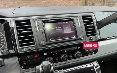 Volkswagen Multivan T6 рестайлинг, 2016 год, 3 680 000 рублей, 20 фотография