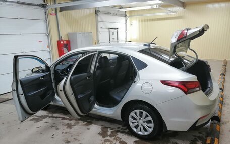 Hyundai Solaris II рестайлинг, 2017 год, 1 350 000 рублей, 4 фотография