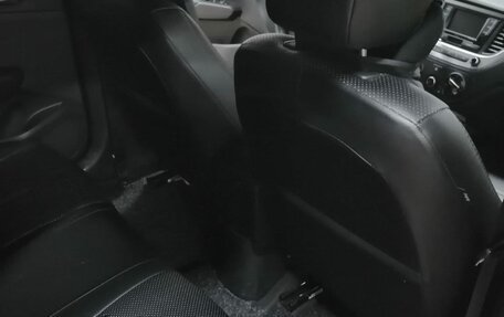 Hyundai Solaris II рестайлинг, 2017 год, 1 350 000 рублей, 11 фотография