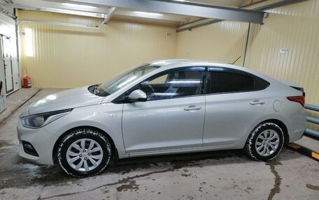 Hyundai Solaris II рестайлинг, 2017 год, 1 350 000 рублей, 19 фотография