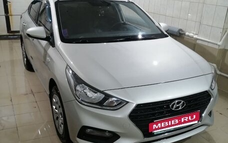 Hyundai Solaris II рестайлинг, 2017 год, 1 350 000 рублей, 24 фотография