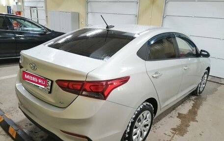 Hyundai Solaris II рестайлинг, 2017 год, 1 350 000 рублей, 23 фотография