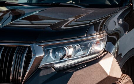 Toyota Land Cruiser Prado 150 рестайлинг 2, 2021 год, 5 820 000 рублей, 8 фотография