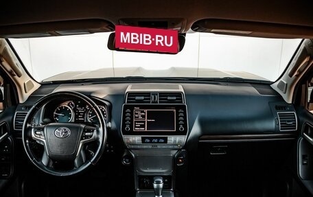 Toyota Land Cruiser Prado 150 рестайлинг 2, 2021 год, 5 820 000 рублей, 11 фотография