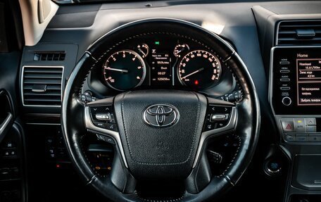 Toyota Land Cruiser Prado 150 рестайлинг 2, 2021 год, 5 820 000 рублей, 24 фотография