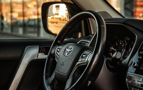 Toyota Land Cruiser Prado 150 рестайлинг 2, 2021 год, 5 820 000 рублей, 25 фотография