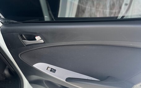 Hyundai Solaris II рестайлинг, 2015 год, 830 000 рублей, 12 фотография