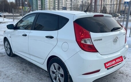 Hyundai Solaris II рестайлинг, 2015 год, 830 000 рублей, 4 фотография