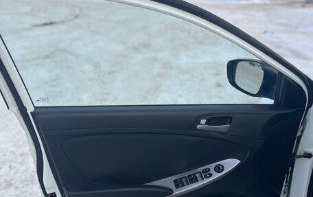 Hyundai Solaris II рестайлинг, 2015 год, 830 000 рублей, 16 фотография