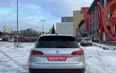 Volkswagen Touareg III, 2018 год, 5 299 999 рублей, 2 фотография