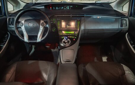 Toyota Prius, 2010 год, 1 100 000 рублей, 14 фотография