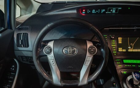 Toyota Prius, 2010 год, 1 100 000 рублей, 15 фотография