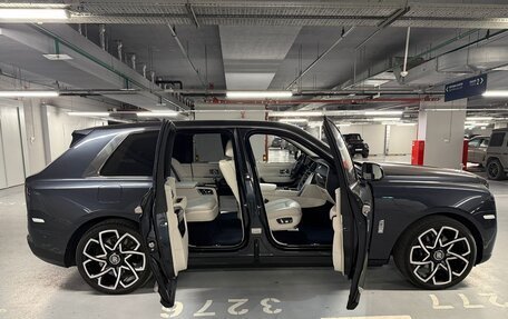 Rolls-Royce Cullinan, 2019 год, 29 900 000 рублей, 6 фотография