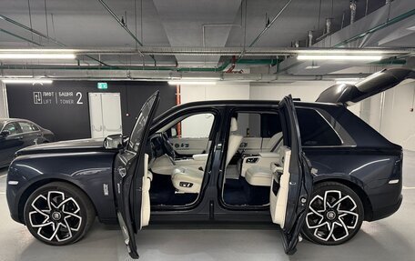 Rolls-Royce Cullinan, 2019 год, 29 900 000 рублей, 7 фотография