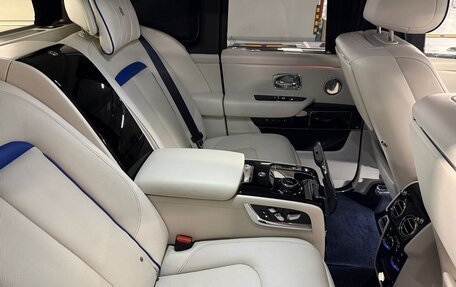 Rolls-Royce Cullinan, 2019 год, 29 900 000 рублей, 9 фотография