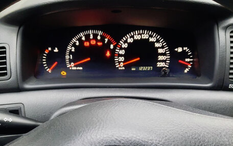 Toyota Corolla, 2004 год, 600 000 рублей, 4 фотография