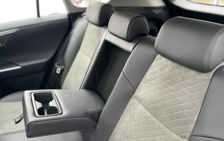 Toyota RAV4, 2025 год, 3 975 000 рублей, 26 фотография