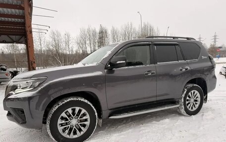 Toyota Land Cruiser Prado 150 рестайлинг 2, 2021 год, 6 850 000 рублей, 4 фотография