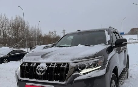 Toyota Land Cruiser Prado 150 рестайлинг 2, 2021 год, 6 850 000 рублей, 6 фотография