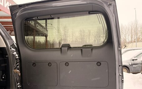 Toyota Land Cruiser Prado 150 рестайлинг 2, 2021 год, 6 850 000 рублей, 16 фотография