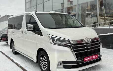 Toyota HiAce H300, 2021 год, 11 500 000 рублей, 1 фотография