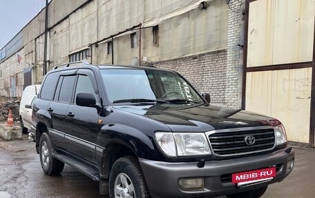 Toyota Land Cruiser 100 рестайлинг 2, 1999 год, 1 700 000 рублей, 2 фотография