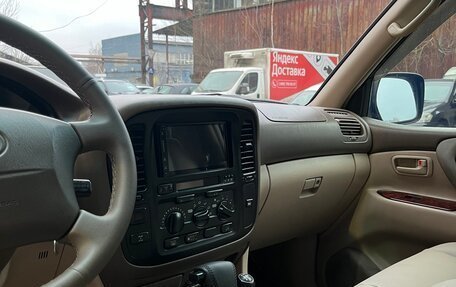 Toyota Land Cruiser 100 рестайлинг 2, 1999 год, 1 700 000 рублей, 31 фотография