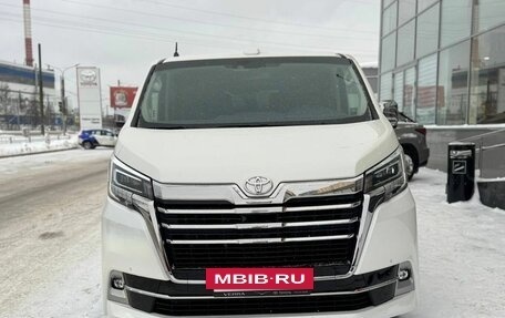 Toyota HiAce H300, 2021 год, 11 500 000 рублей, 2 фотография