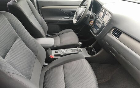 Mitsubishi Outlander III рестайлинг 3, 2013 год, 1 179 000 рублей, 9 фотография