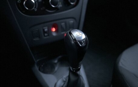 Renault Sandero II рестайлинг, 2016 год, 880 000 рублей, 17 фотография