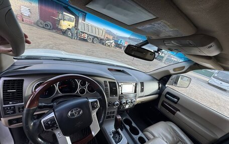 Toyota Sequoia II рестайлинг, 2014 год, 3 200 000 рублей, 4 фотография