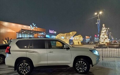 Toyota Land Cruiser Prado 150 рестайлинг 2, 2021 год, 7 100 000 рублей, 3 фотография